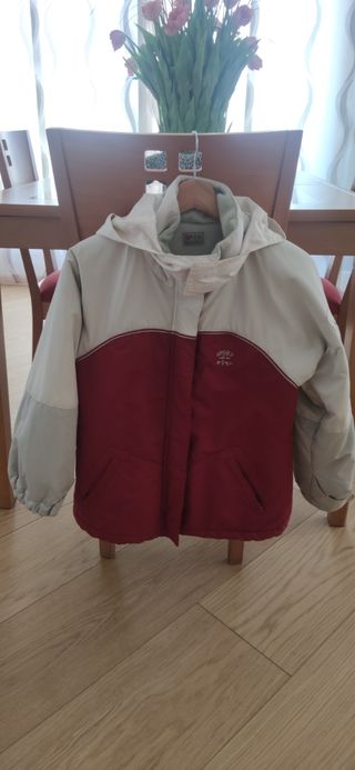 Cazadora Mayoral beige y roja
