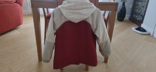 Cazadora Mayoral beige y roja