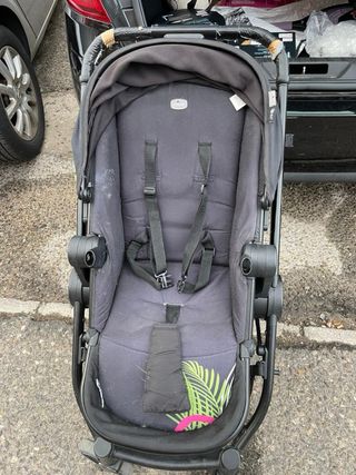 Cochecito bebé  marca Chicco 3 en 1 

