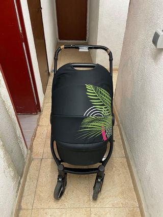 Cochecito bebé  marca Chicco 3 en 1