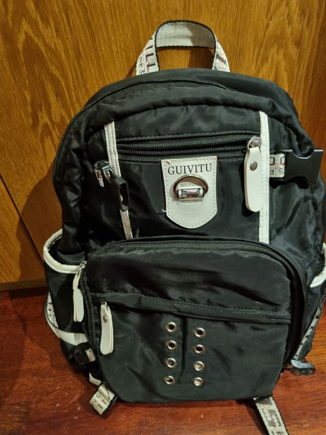 Mochila escolar negra GUIVITU