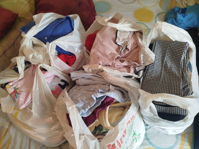 Chaqueta Tommy Hilfiger niña T4/5. Y lote de ropa