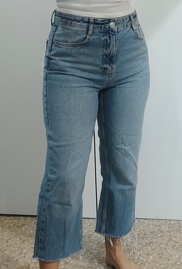 Pantalón crop vaquero Zara azul