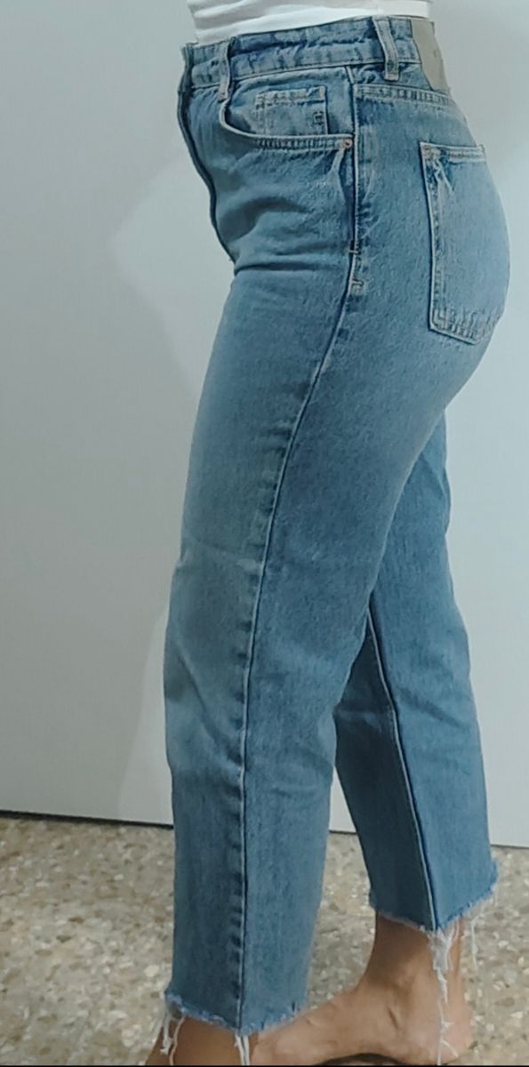 Pantalón crop vaquero Zara azul