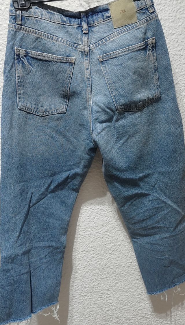 Pantalón crop vaquero Zara azul