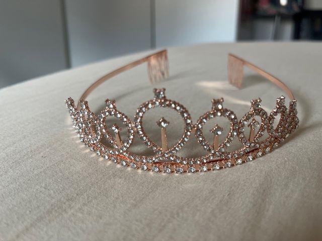 Corona de cumpleaños con diamantes