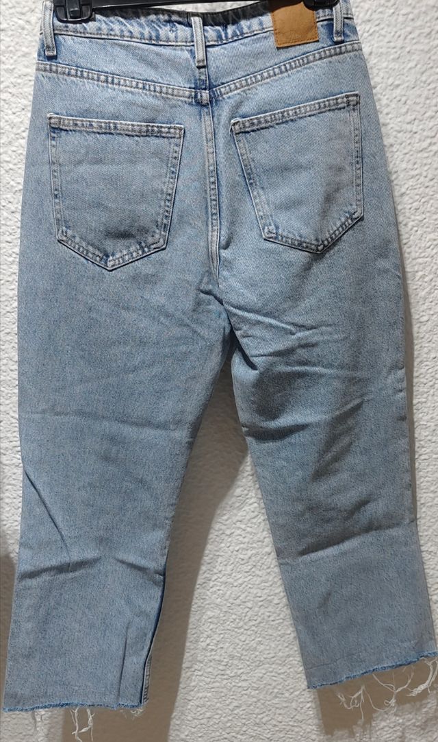 Pantalón crop vaquero Zara azul