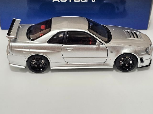 Nissan GT-R Nismo Z-tune Autoart 1:18