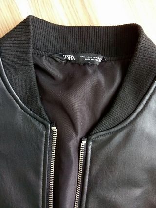 Cazadora ZARA Negra