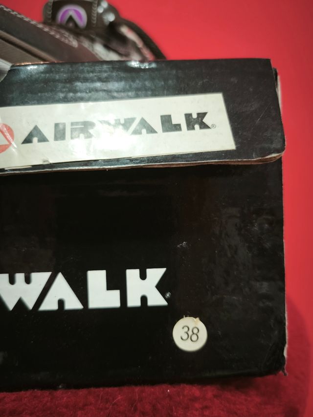 Tênis Airwalk Preto e Roxo