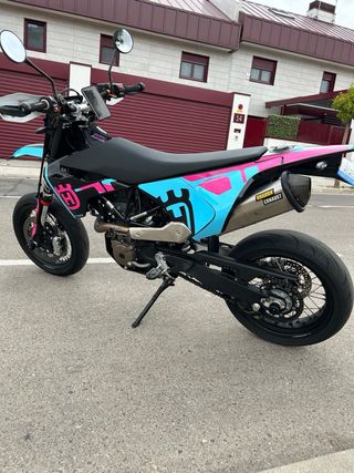 Husqvarna 701 Supermoto 2021