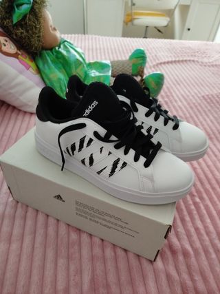 Zapatillas Adidas Mujer Blancas y Negras