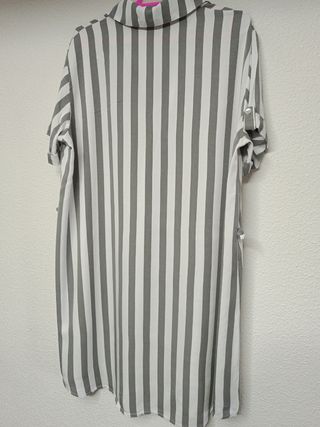 Camisa playera rayas blanco y gris