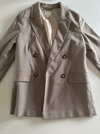 URGE VENDER***Americana de cuadros marrón