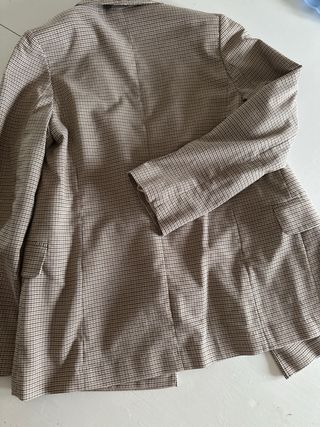 URGE VENDER***Americana de cuadros marrón
