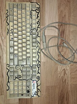 TECLADO ANTIGUO BATCH-PC