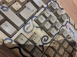 TECLADO ANTIGUO BATCH-PC