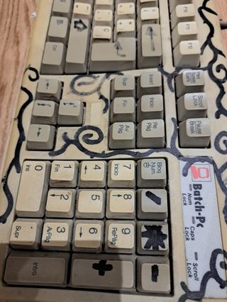 TECLADO ANTIGUO BATCH-PC
