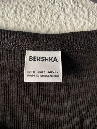 Camiseta tirantes Bershka negra
