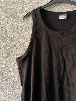 Camiseta tirantes Bershka negra