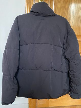 Abrigo acolchado negro Zara
