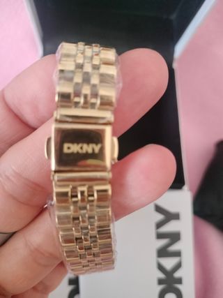 Reloj DKNY Dorado y Blanco Sin Uso