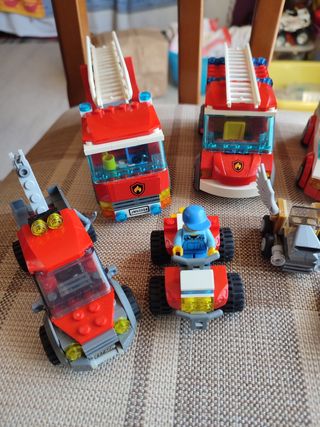 Lego Mezzi Vari - Camioncini e Ambulanze