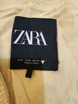 Chaleco amarillo Zara
