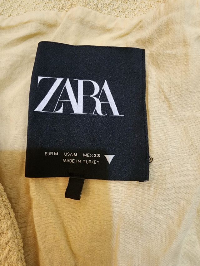 Chaleco amarillo Zara