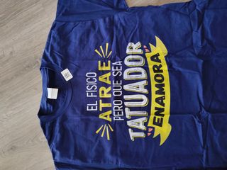 Camiseta azul con estampado Tatuador
