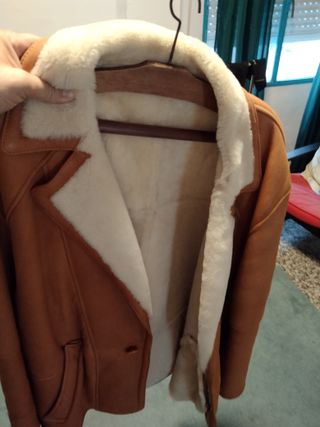 Chaqueta de piel y borrego