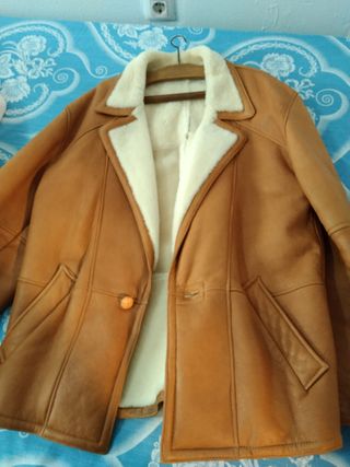 Chaqueta de piel y borrego