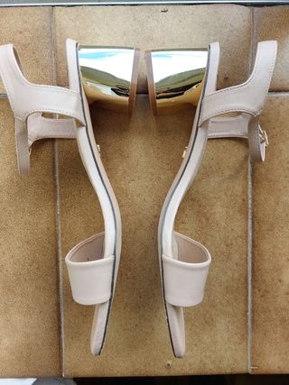 Sandalias tacón bajo nude talla 41