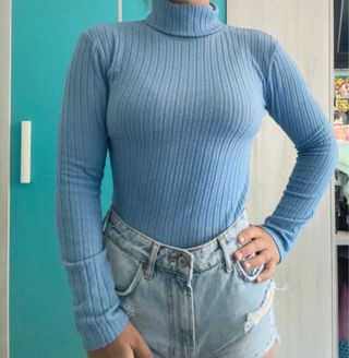Jersey Stradivarius azul cuello alto Talla S básic