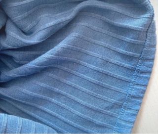 Jersey Stradivarius azul cuello alto Talla S básic