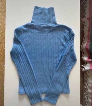 Jersey Stradivarius azul cuello alto Talla S básic
