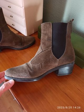 Botines de ante marrón