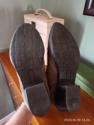 Botines de ante marrón