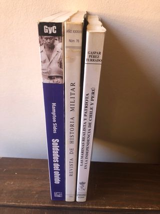Set di libri Military/Militaria 