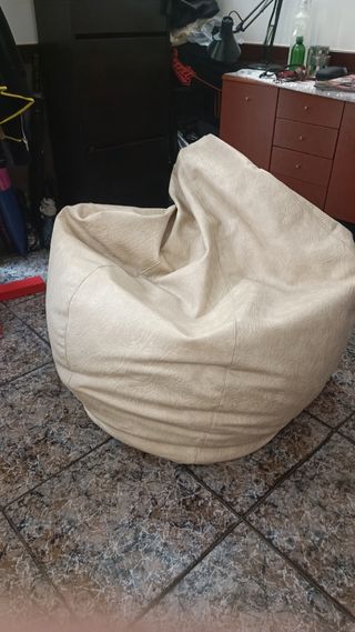 Puff pera piel sintética beige