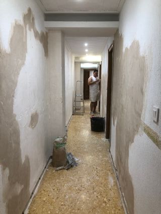 Reformas integrales ,puerta,pintura,alisado gotelé