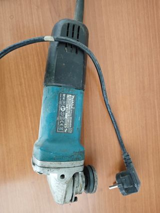 Radial Makita 9558NBR 125mm 840W,PARA PIESAS!!!!