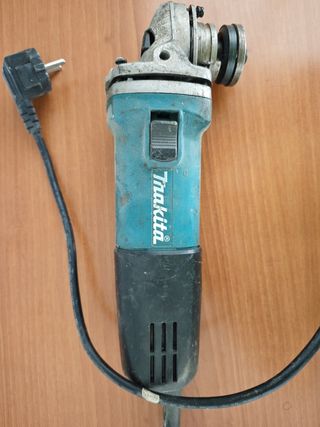 Radial Makita 9558NBR 125mm 840W,PARA PIESAS!!!!