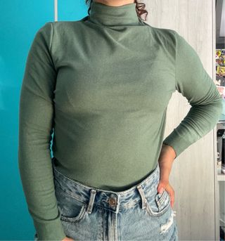 Camiseta verde cuello alto mujer S básica elegante