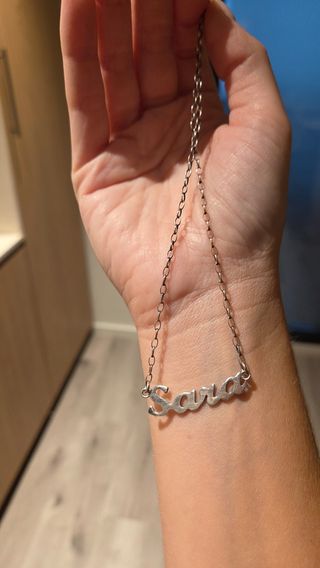Collar con nombre Sara