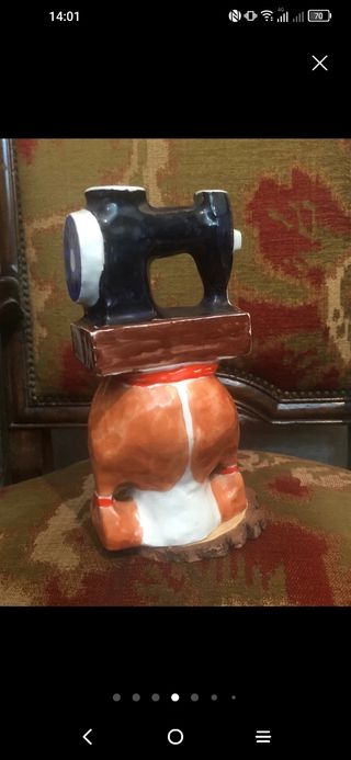 Díaz Pardo. Mujer con maquina de coser ,única