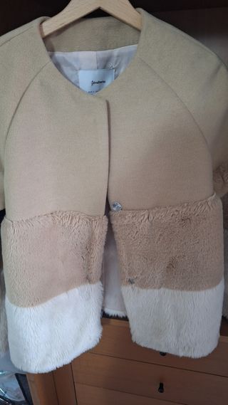Giacca corta Stradivarius beige e bianca
