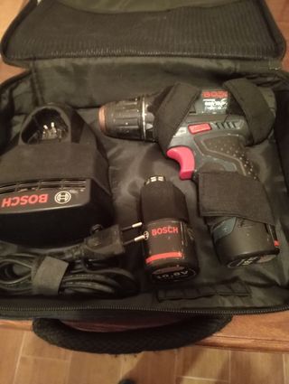  taladro Bosch completo .
