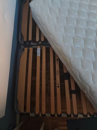 Somier divido en dos de 80cm unidos que hacen 160.