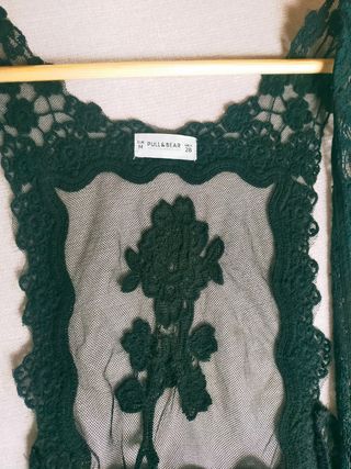 Chaleco de encaje negro Pull & Bear Talla M